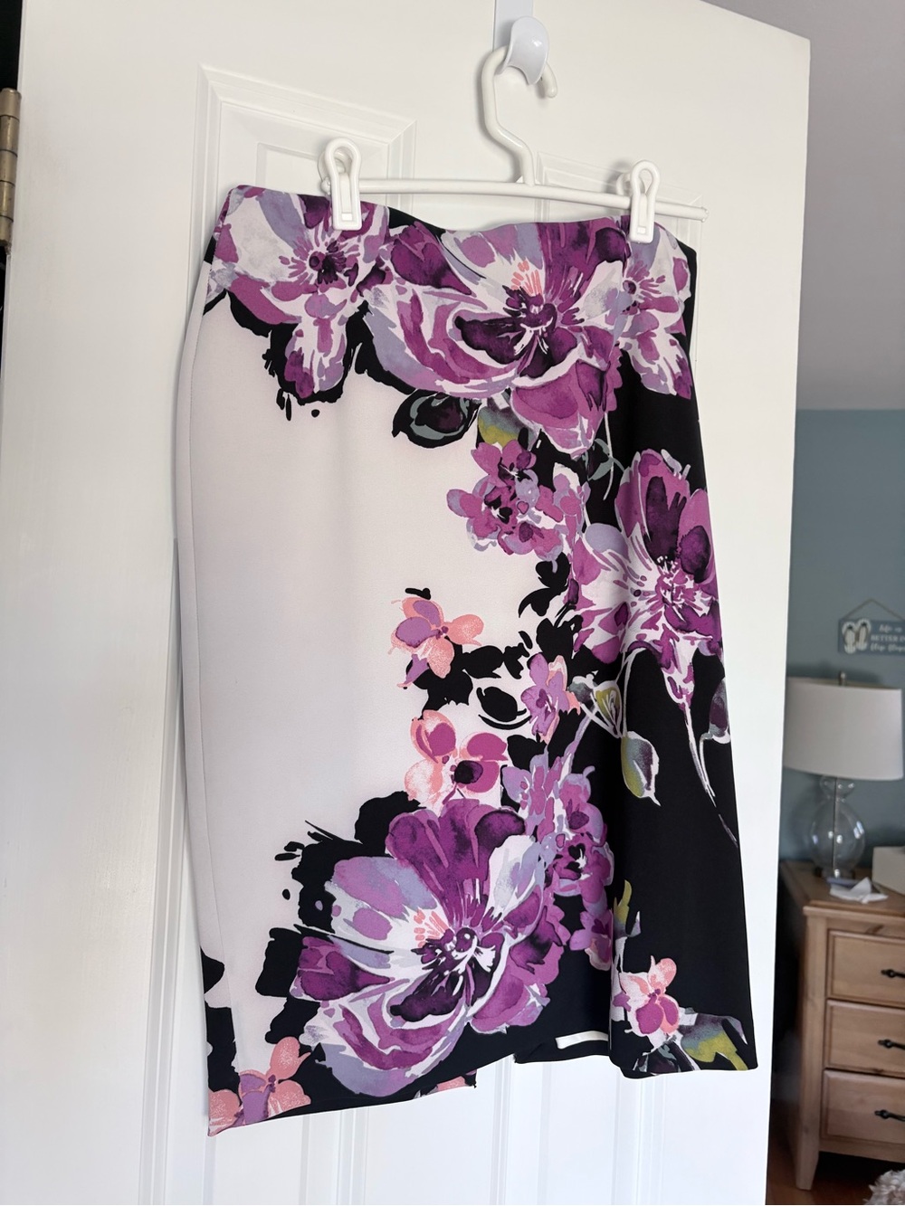 White House Black Market Black White Purple Floral Pencil with Top